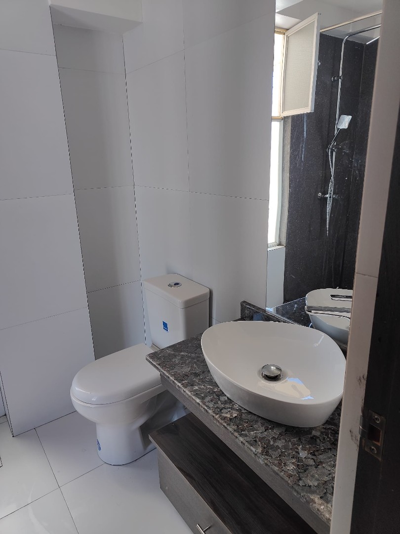 Departamento en Miraflores en La Paz 3 dormitorios 2 baños  Foto 4