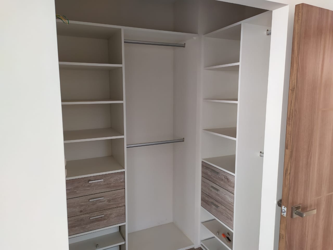 Casa en Achumani en La Paz 3 dormitorios 4 baños 2 parqueos Foto 23