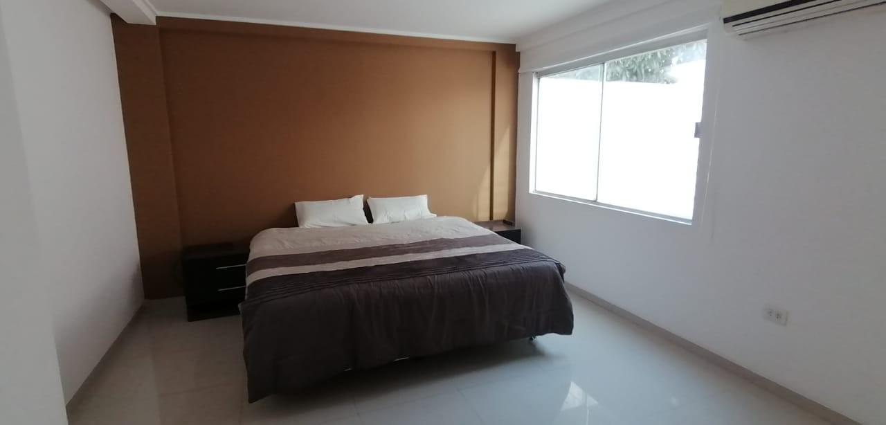 Departamento en AlquilerAvenida Velarde esquina Ana Barba Foto 16