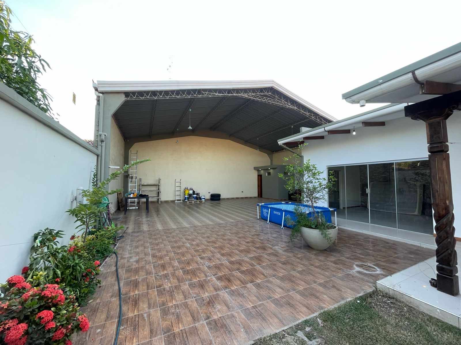 Casa en VentaCotoca, zona Sur, Av Las Palmeras entre 1er y 2do anillo Foto 3