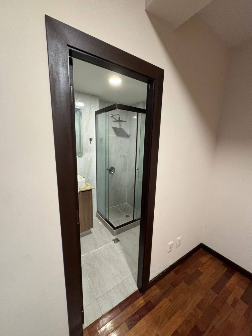 Departamento en AlquilerIRPAVI C/3 2 dormitorios 3 baños 1 parqueos Foto 7