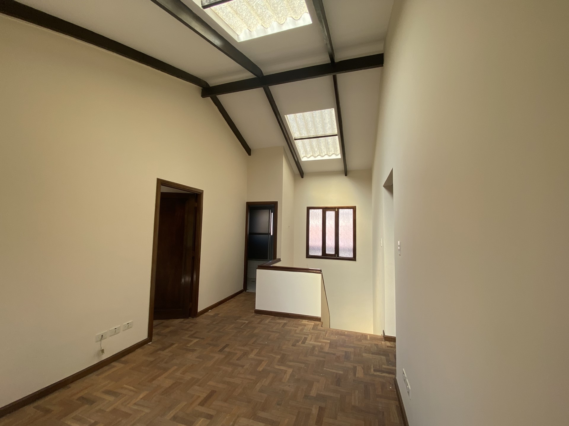 Casa en VentaKOANI CALLE 7 CASA LLENA DE SOL  3 dormitorios 3 baños 5 parqueos Foto 5