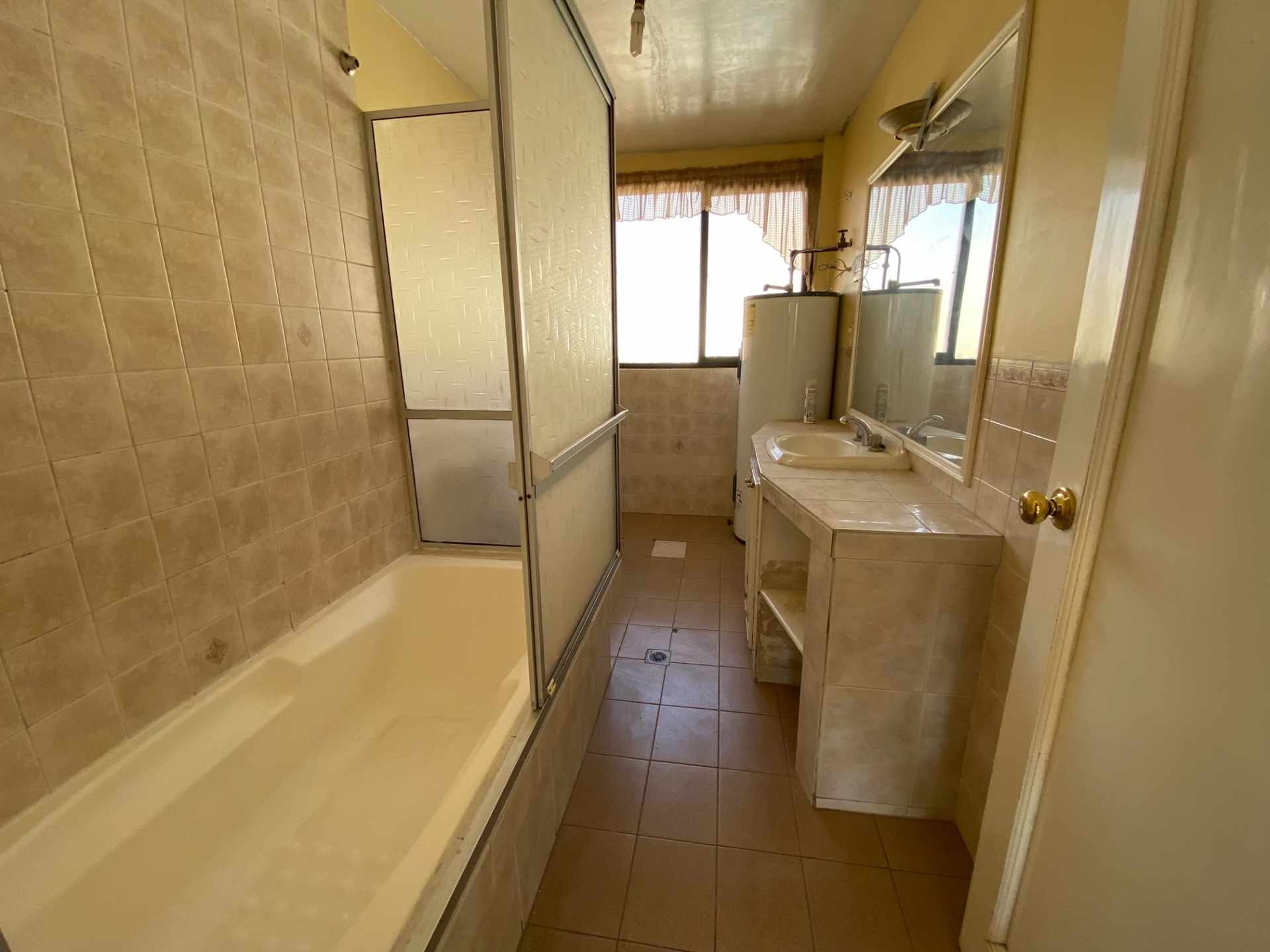 Departamento en Achumani en La Paz 3 dormitorios 2 baños 1 parqueos Foto 5