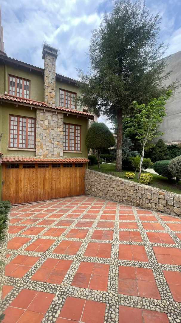 Casa en VentaCasa en Irpavi 2 4 dormitorios 8 baños 4 parqueos Foto 11