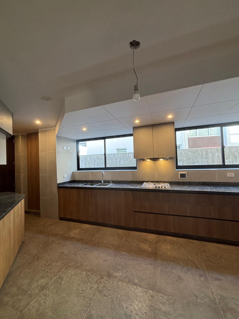 Casa en VentaMonte Aquarium 4 dormitorios 4 baños 2 parqueos Foto 6