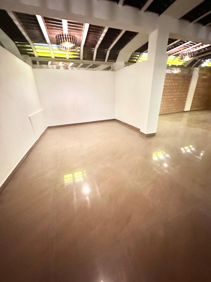 Local comercial en Achumani en La Paz  2 baños  Foto 15