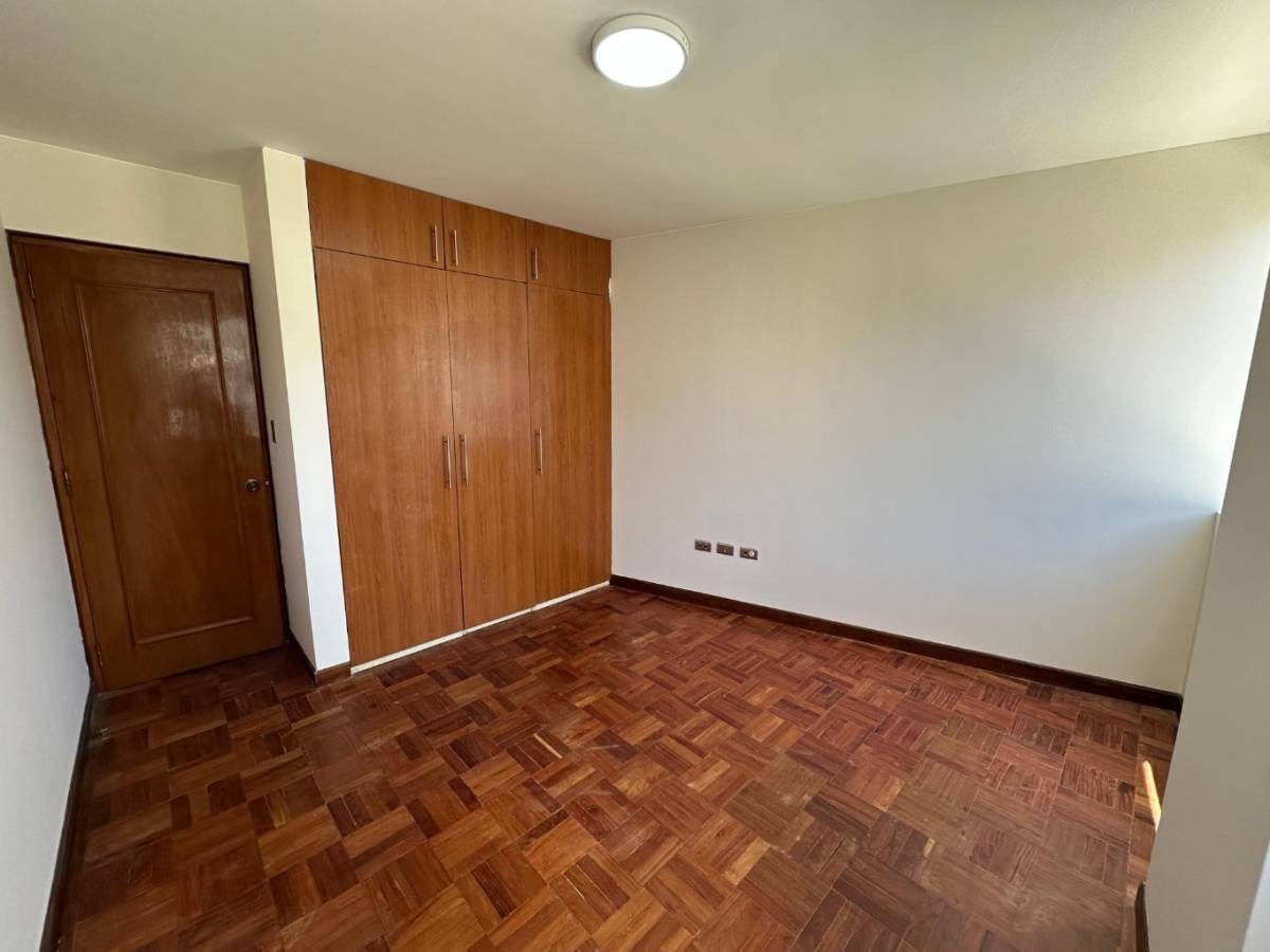 Departamento en Venta
EN VENTA – DEPARTAMENTO DE 3 DORMITORIOS EN AV. BALLIVIÁN Y CALLE 25 3 dormitorios 3 baños 1 parqueos Foto 12