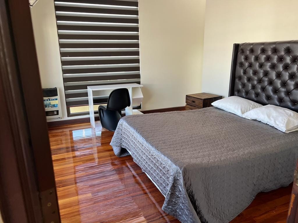 Departamento en Calacoto en La Paz 3 dormitorios 5 baños 1 parqueos Foto 18