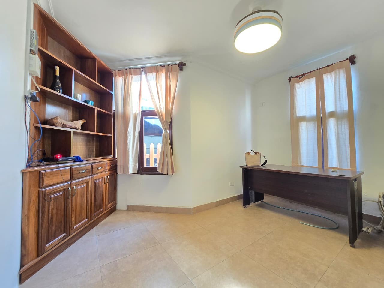 Casa en Venta⭐ CASA EN AVENIDA PRINCIPAL AV. RÍO GRANDE CON GRAN TERRENO, 5 SUITES Y GARAJE MÚLTIPLE Foto 6