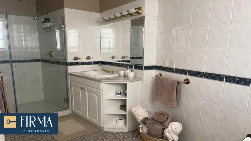 Casa en VentaAranjuez, sector los Geranios 5 dormitorios 6 baños 2 parqueos Foto 4