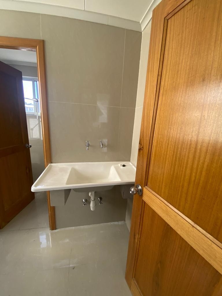 Departamento en Auquisamaña en La Paz 3 dormitorios 5 baños 1 parqueos Foto 10