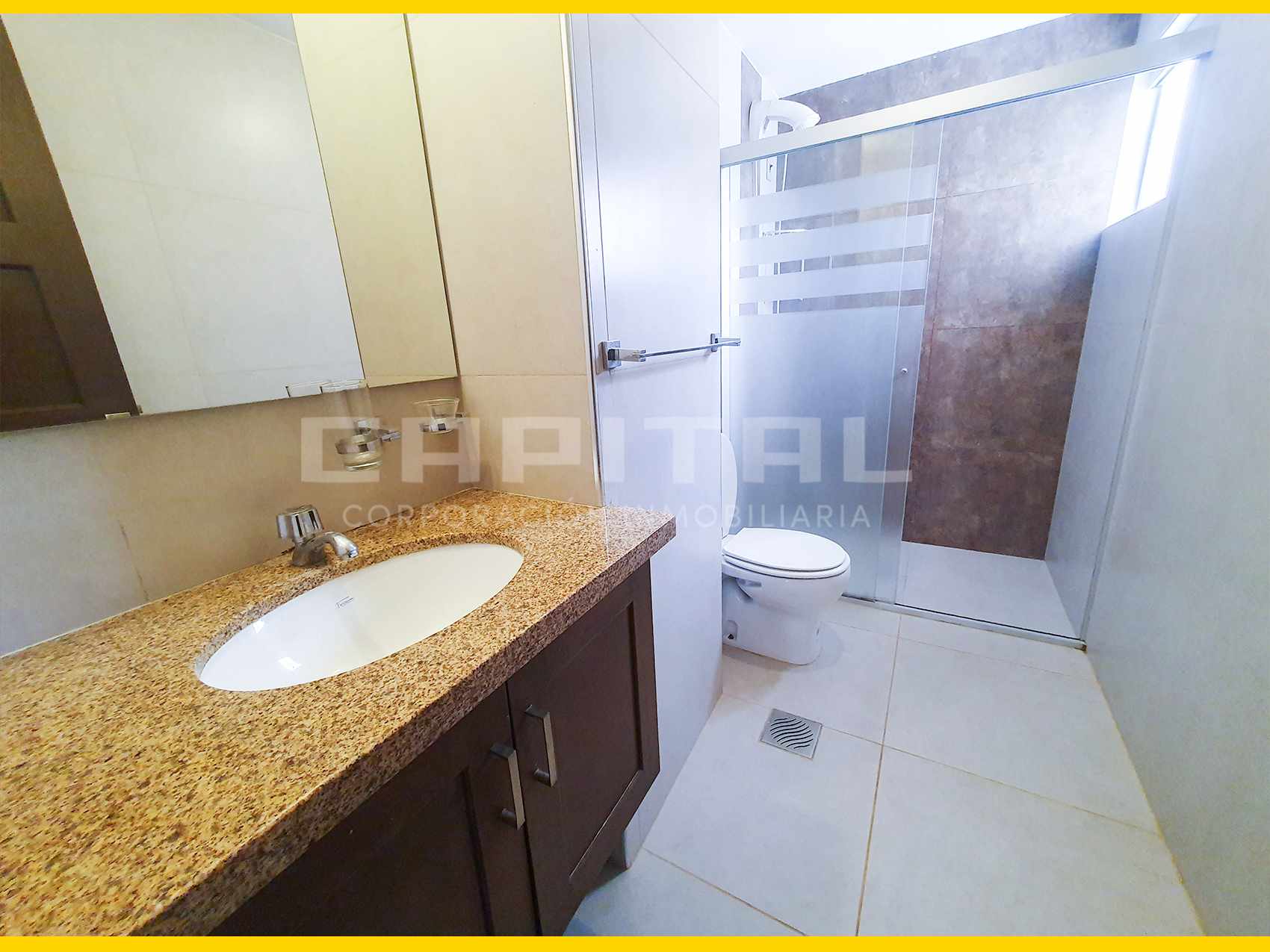 Departamento en AlquilerMONOAMBIENTE SIN AMOBLAR Y CON PARQUEO EN CONDOMINIO ZONA AV CANAL ISUTO Foto 7