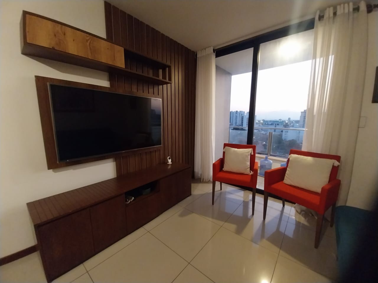 Departamento en AlquilerMacororo 12, equipetrol, frente Plaza Italia 1 dormitorios 1 baños 1 parqueos Foto 1