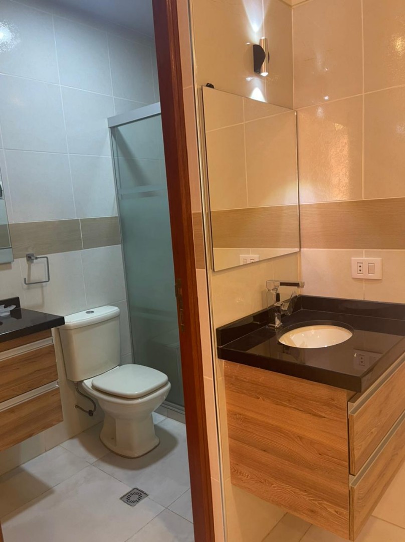 Departamento en AlquilerBS.2500.- DEPARTAMENTO  3DORM. + EXPENSAS PROX. CALLE ESTEBAN ARCE Y URUGUAY 3 dormitorios 2 baños  Foto 5