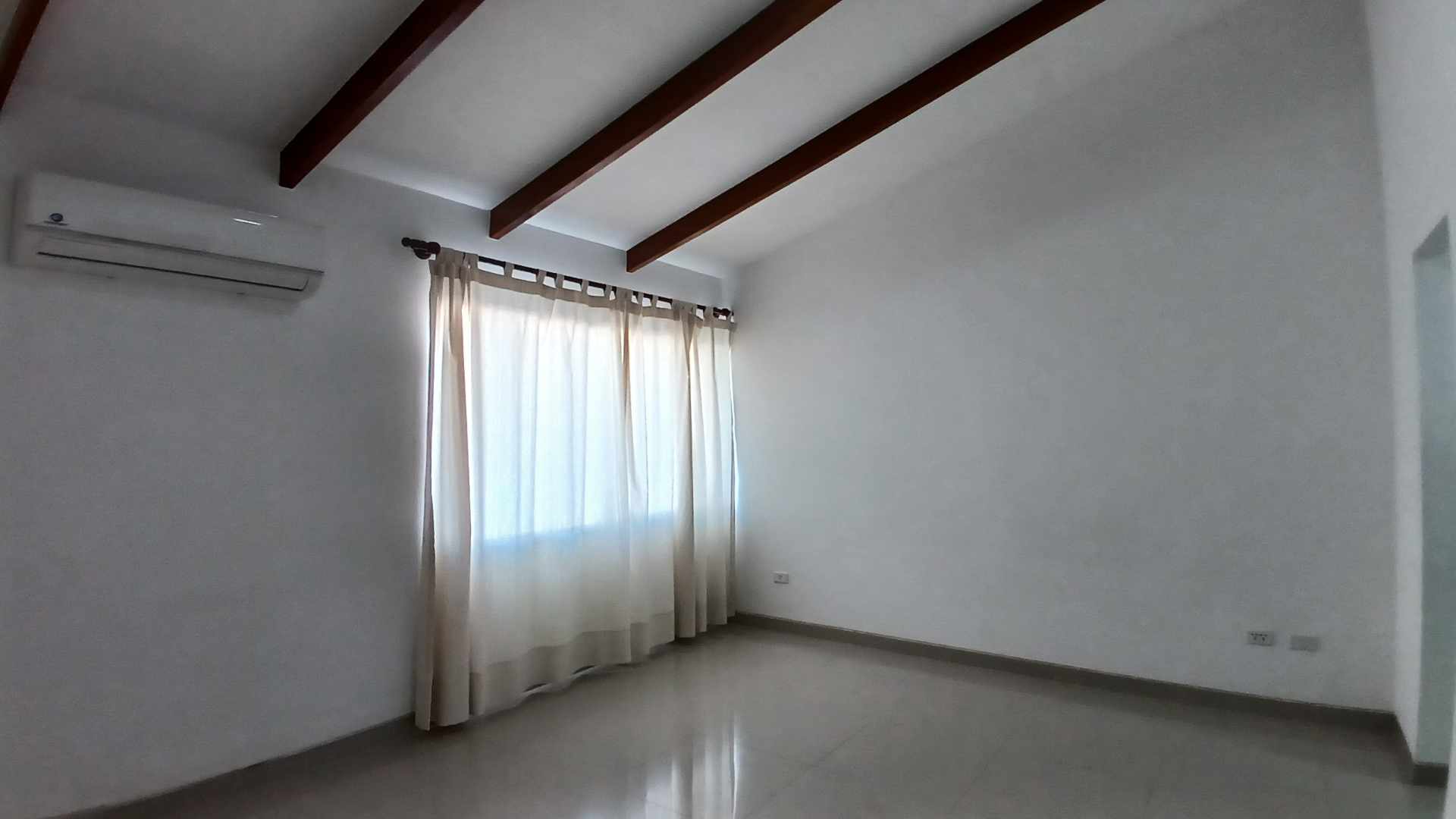 Casa en AlquilerAV. BANZER (6º y 7º Anillo)📍 Ubicación: Detrás del Hipermaxi Foto 13