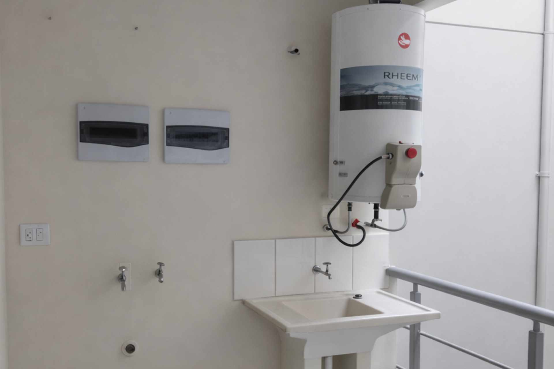 Departamento en VentaGran Ubicación - Entre Av. Roca y Coronado y Av. Piraí Foto 8