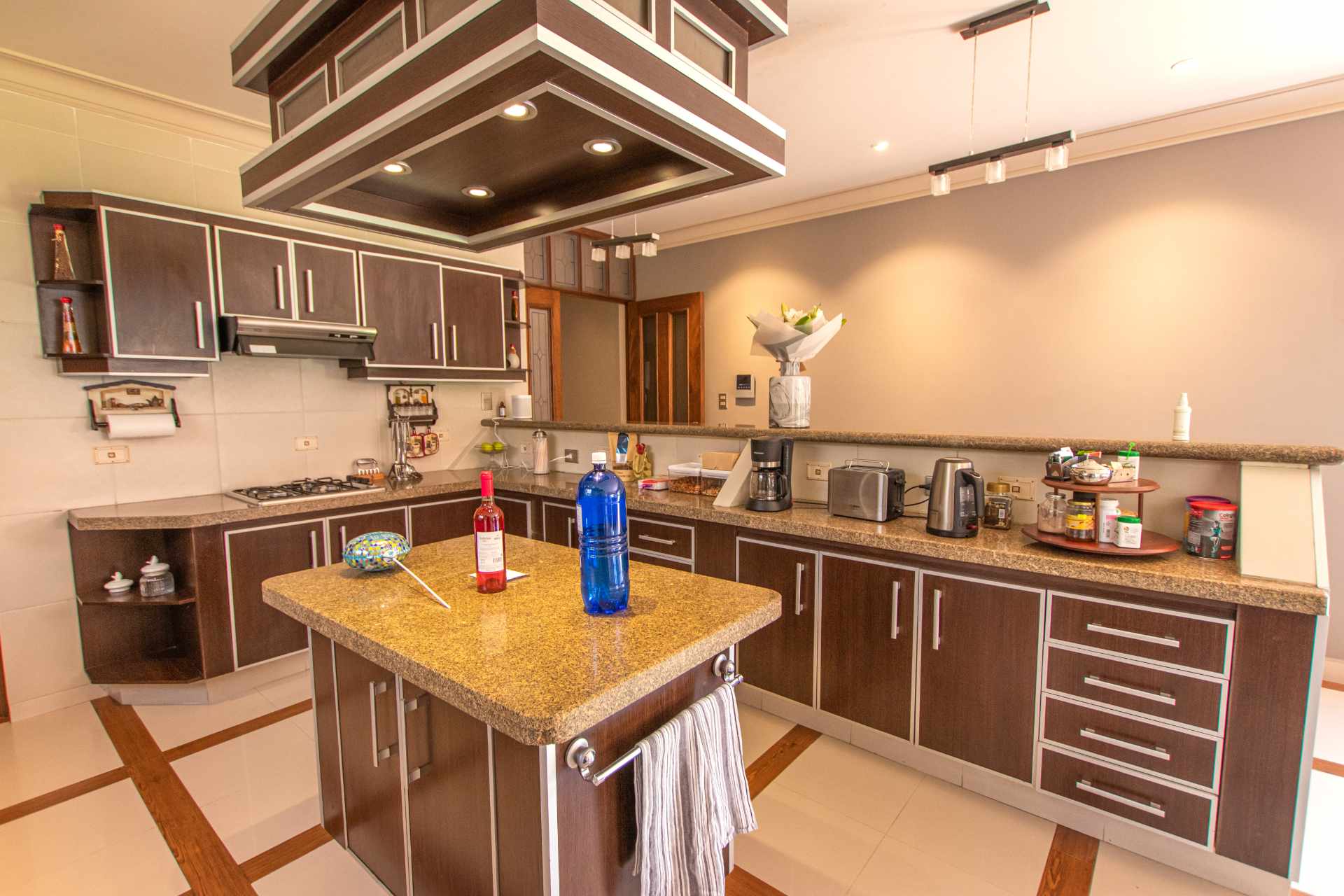 Casa en Aranjuez en Cochabamba 5 dormitorios 8 baños 6 parqueos Foto 5