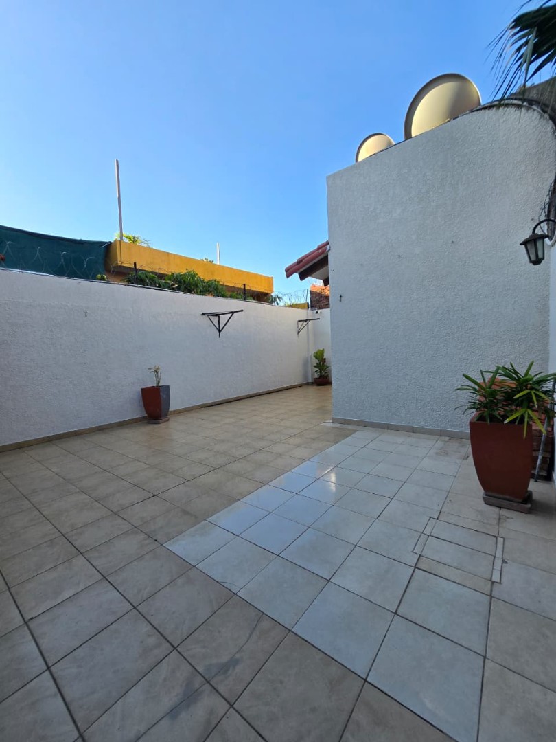 Departamento Casa en Alquiler – Zona Estratégica (Entre 4° y 5° Anillo, Av. Banzer, Plan 12 Hamacas) Foto 16