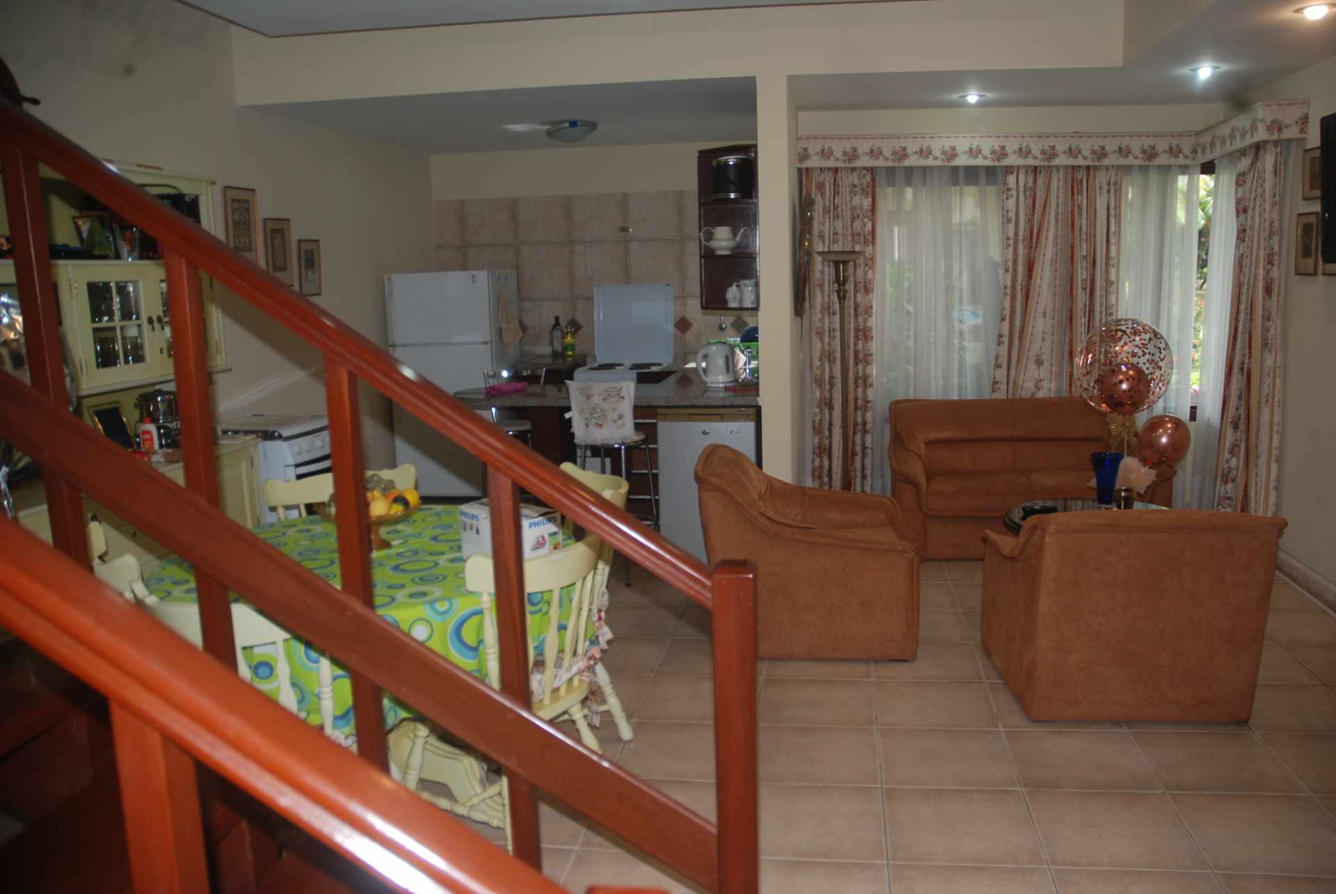 Casa en AlquilerBarrio Sirari 5 dormitorios 7 baños 2 parqueos Foto 11