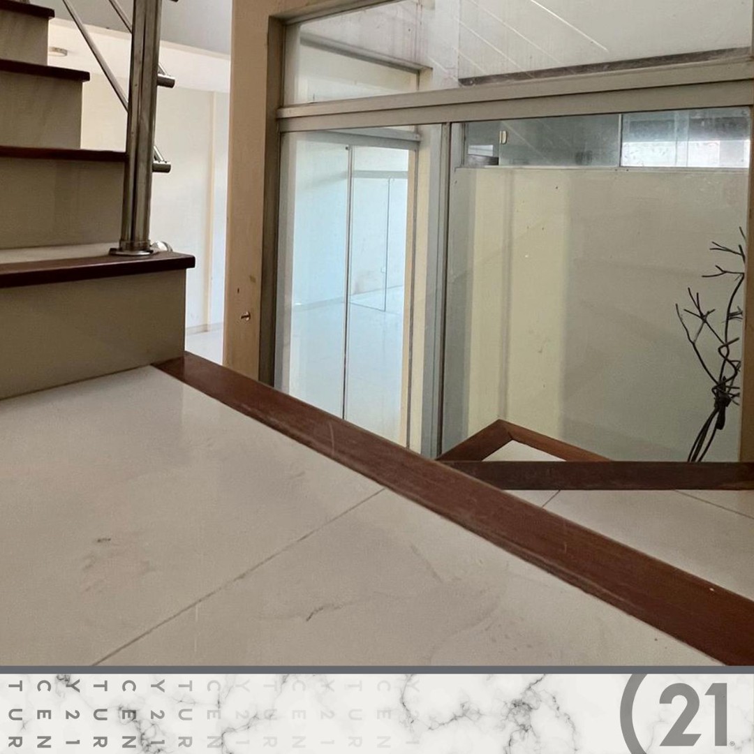 Casa en Entre 6to y 7mo anillo Sur en Santa Cruz de la Sierra 5 dormitorios 4 baños 2 parqueos Foto 15