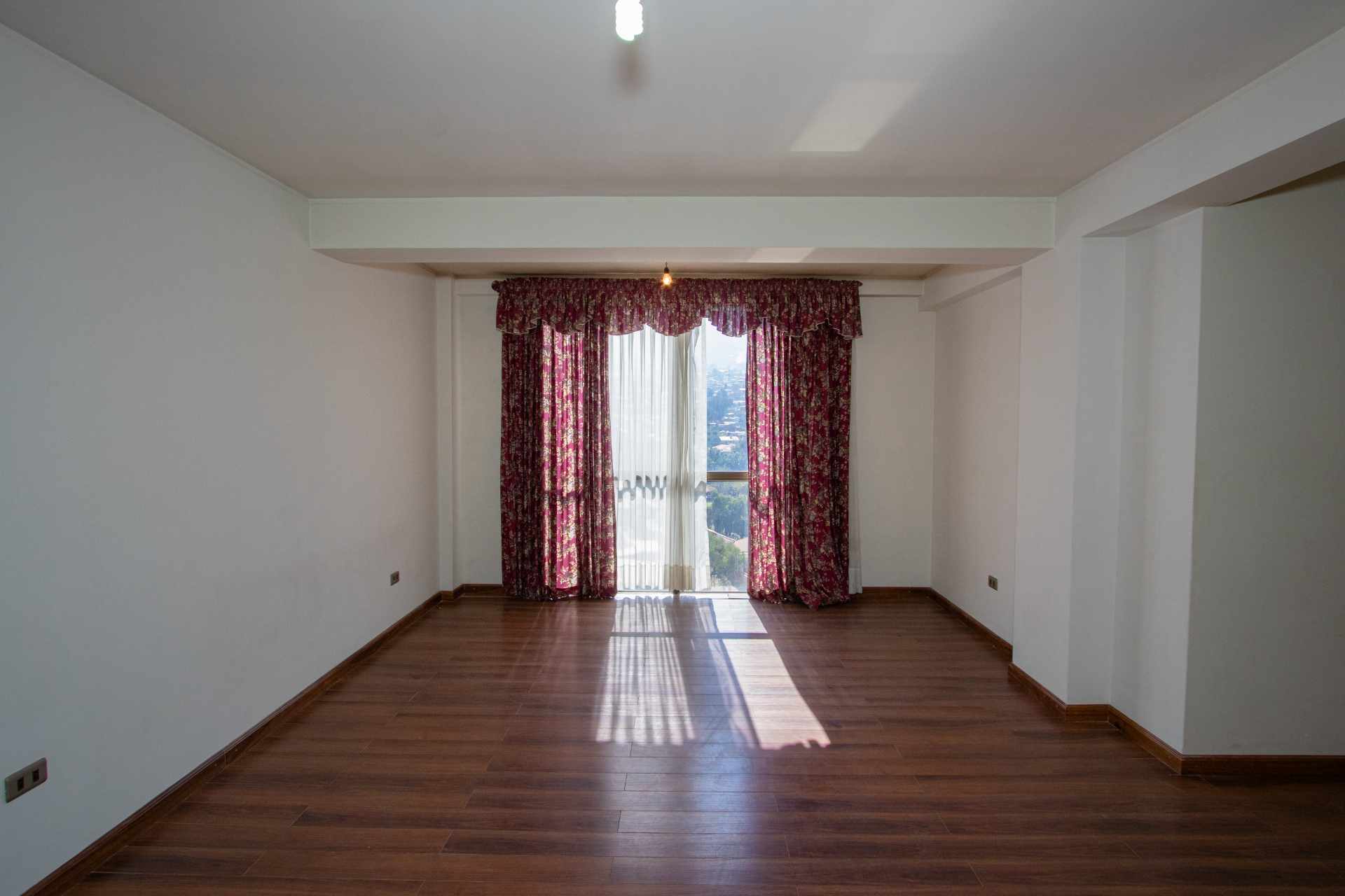 Departamento en Cala Cala en Cochabamba 3 dormitorios 4 baños 1 parqueos Foto 4