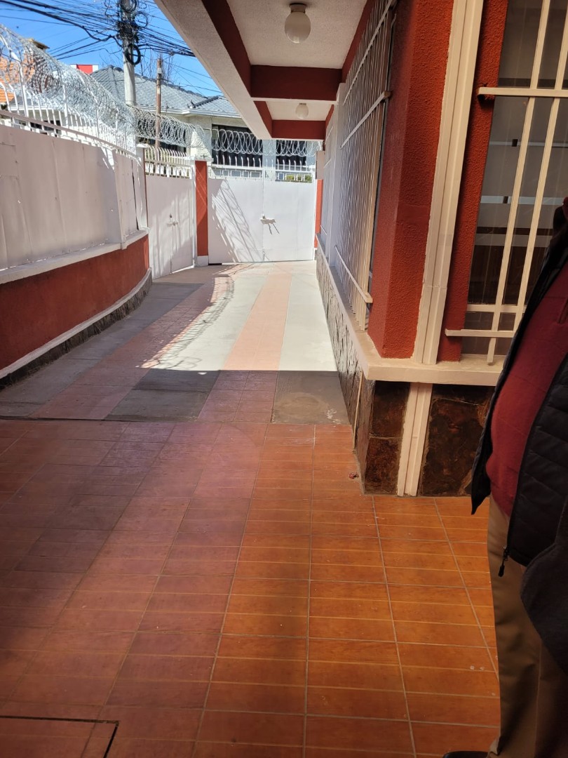 Casa en AlquilerSOPOCACHI -  CASA EN ALQUILER O VENTA -  PARA OFICINAS - 3 PLANTAS  21 dormitorios 5 baños 5 parqueos Foto 40