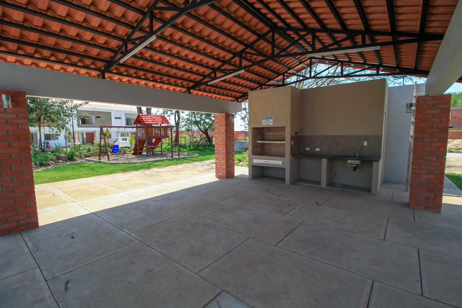 Casa en Carretera Norte en Santa Cruz de la Sierra 4 dormitorios 4 baños 3 parqueos Foto 14