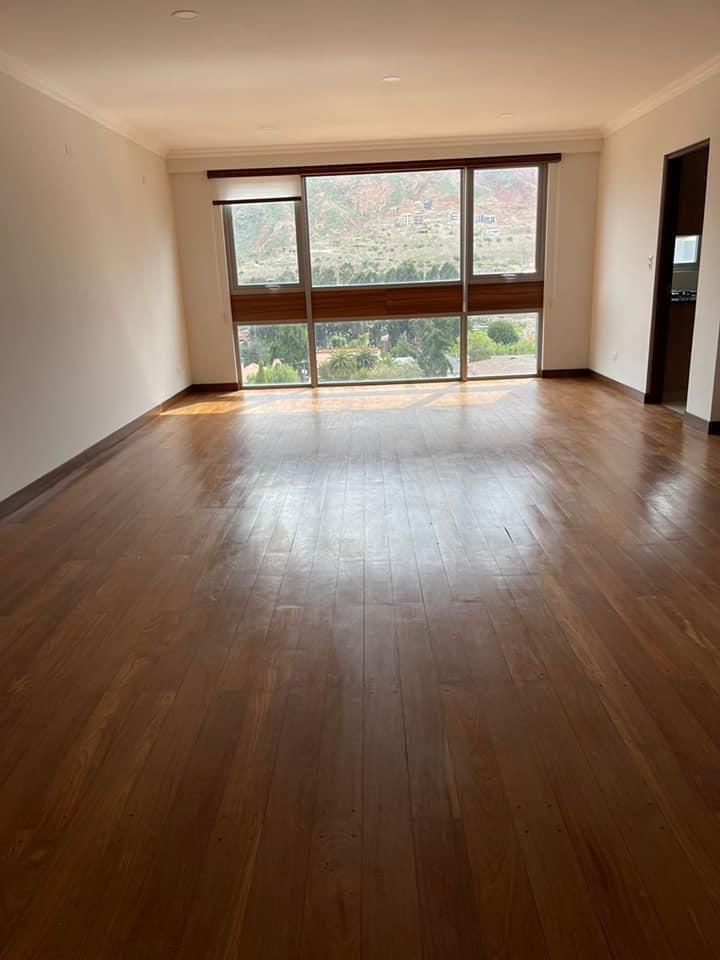 En Alquiler a $us 1,500 Foto 1