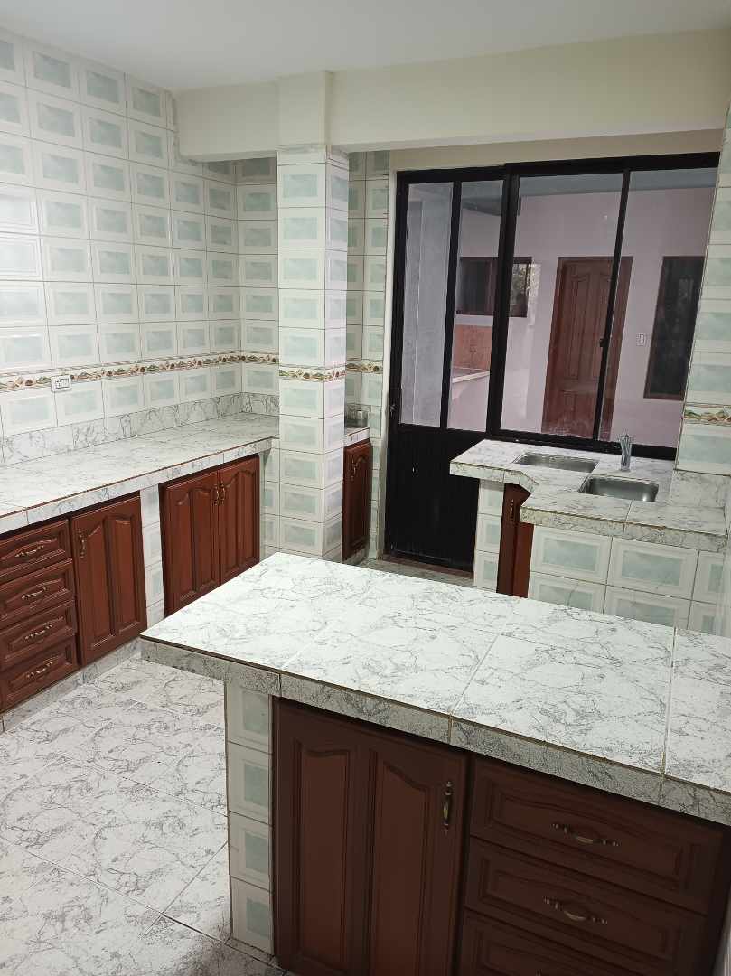 Departamento en Entre 1er y 2do anillo Norte en Santa Cruz de la Sierra 3 dormitorios 2 baños 1 parqueos Foto 7