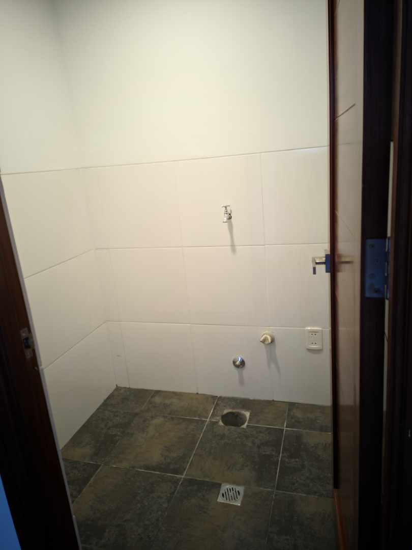 Departamento en VentaCalle L N°71. Achumani. Edificio Belfort. Departamento 7E Foto 5