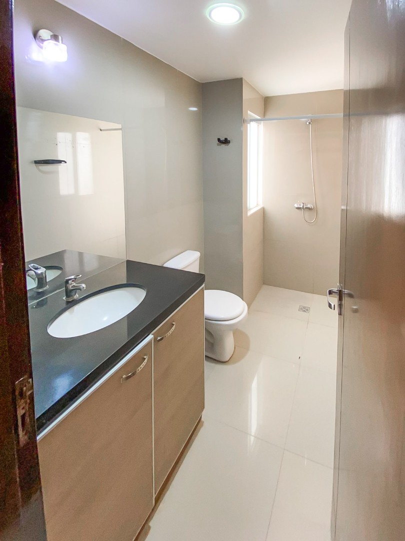 Casa en Venta<b>CASA EN VENTA SANTA CRUZ DE LA COLINA</b> 4 dormitorios 4 baños 4 parqueos Foto 16