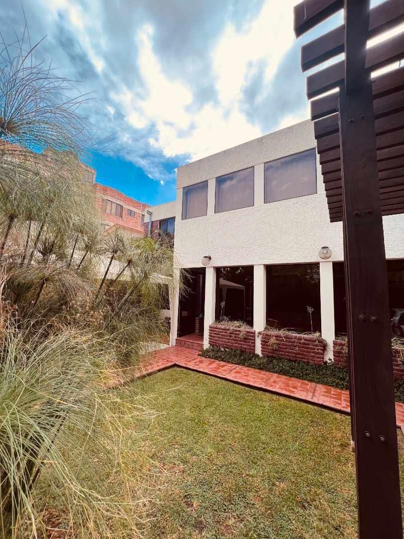Casa en VentaParque Demetrio Canelas 6 dormitorios 4 baños 2 parqueos Foto 5