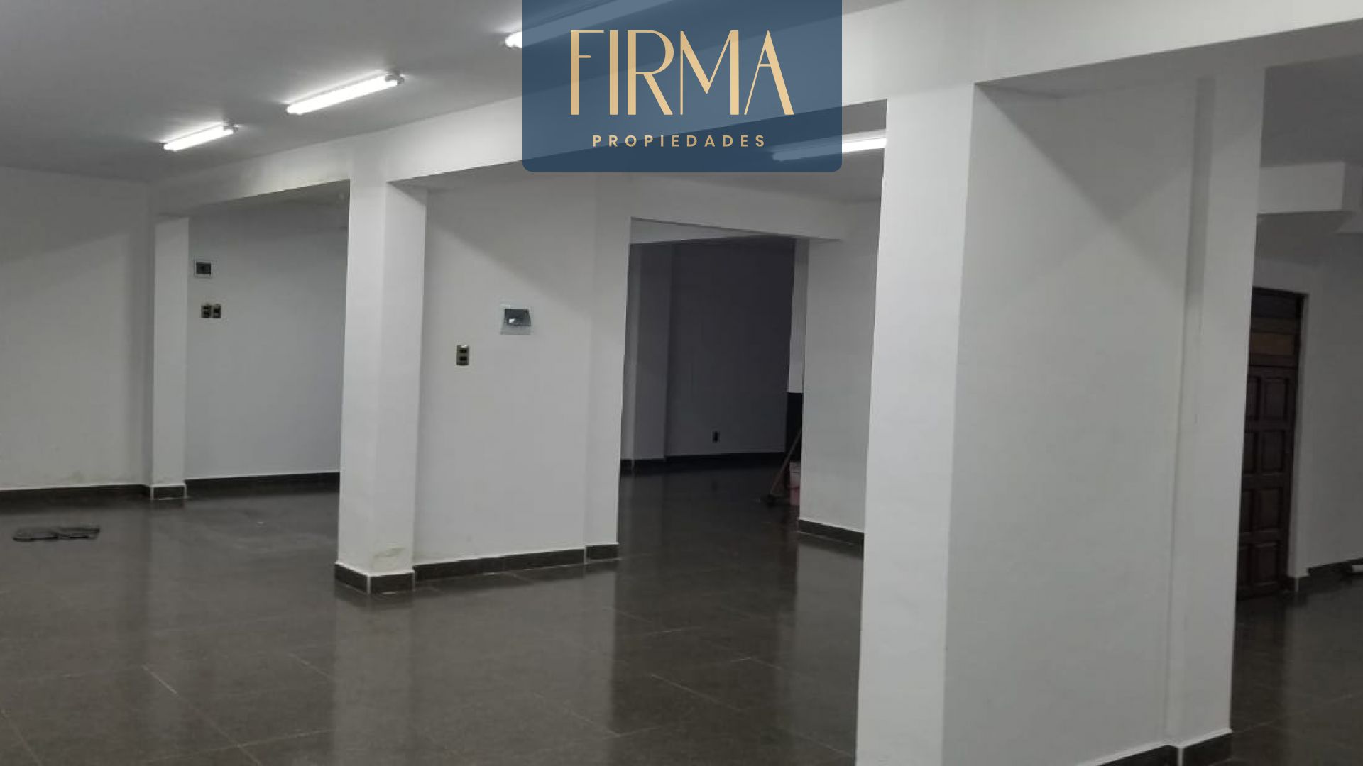 Local comercial en San Pedro en La Paz  2 baños  Foto 2