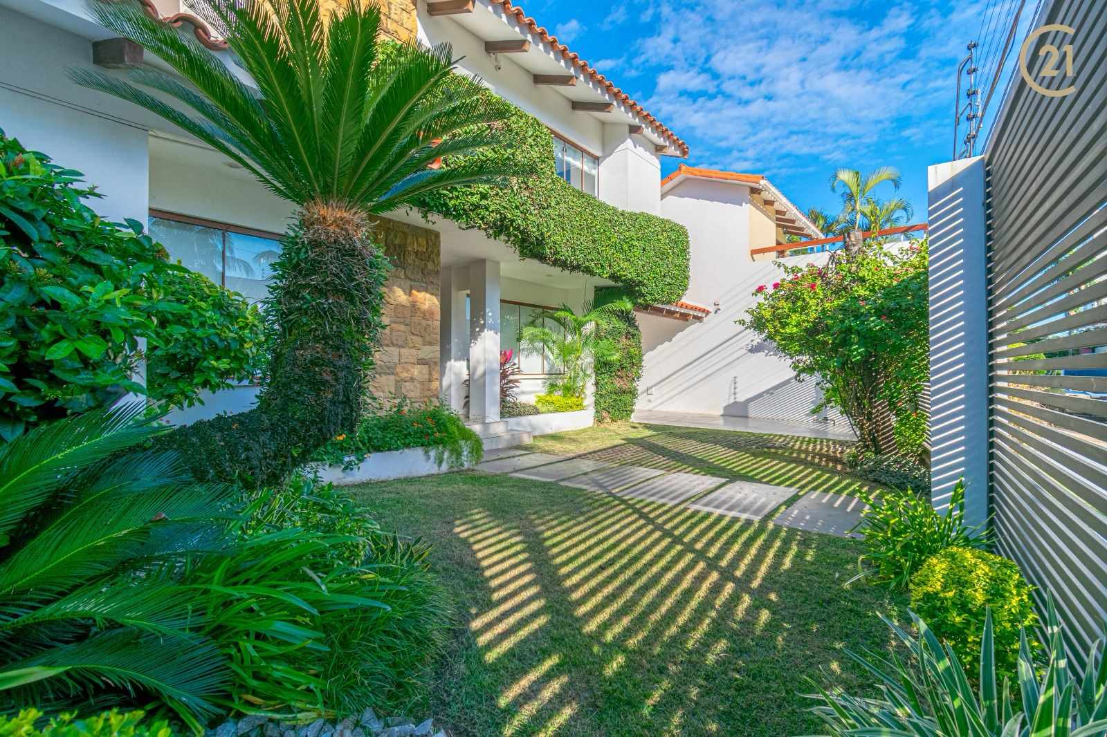 Casa en VentaCASA EN VENTA AV. LA BARRANCA 2do Y 3er ANILLO   Foto 5