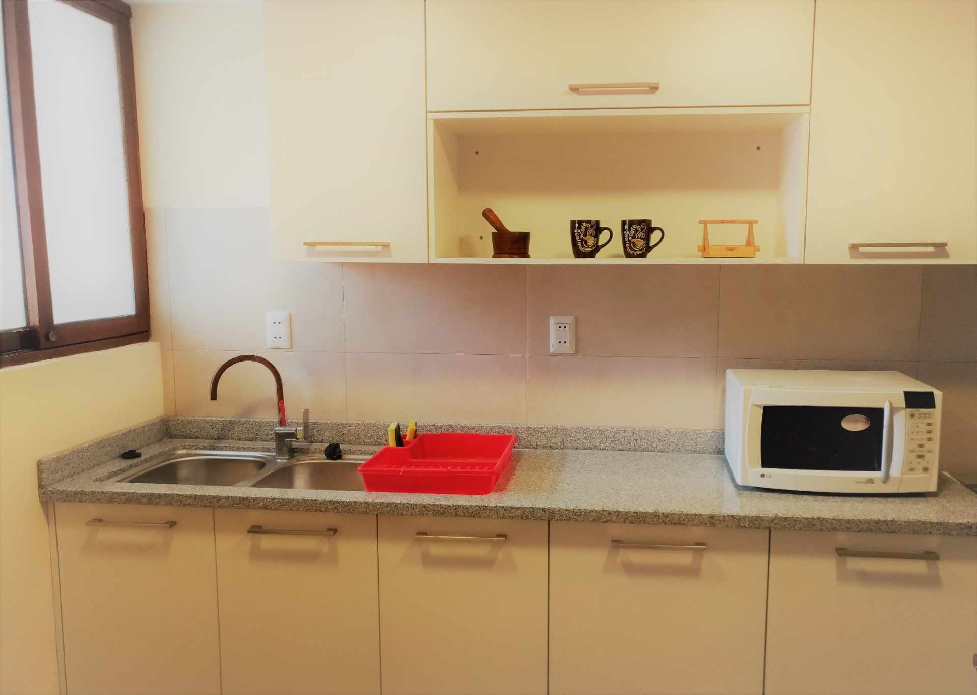 Departamento en AlquilerAv. Arce Edificio Santa Teresa San Jorge (a 1 cuadra de la UMSA) 2 dormitorios 2 baños  Foto 18