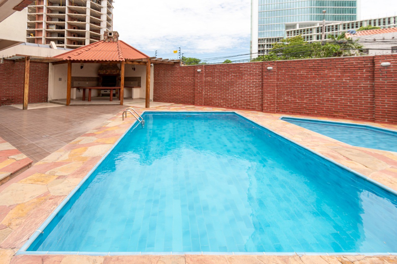 Departamento en VentaCONDOMINIO ARANJUEZ 
En pleno corazón empresarial Av. San Martín esquina calle I Este. 4 dormitorios 3 baños 2 parqueos Foto 12