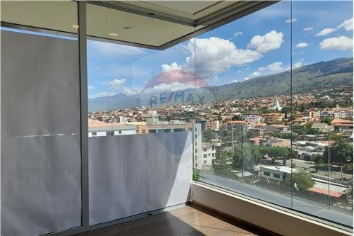 Departamento en Aranjuez en Cochabamba 3 dormitorios 4 baños 1 parqueos Foto 40