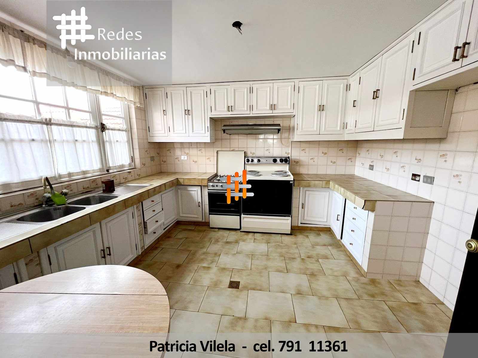 Casa en VentaCASA EN VENTA EN ACHUMANI 4 dormitorios 5 baños 2 parqueos Foto 4