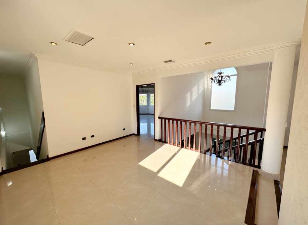 Casa en Venta6to Anillo, Zona Norte, Urbanización Ciudad Jardín, calle Los Tulipanes Foto 31