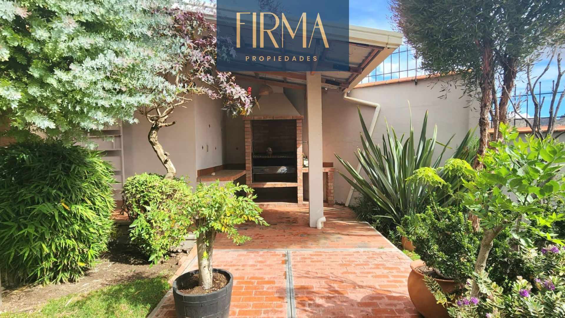 Casa en VentaLas Lomas de Achumani 3 dormitorios 3 baños 2 parqueos Foto 4