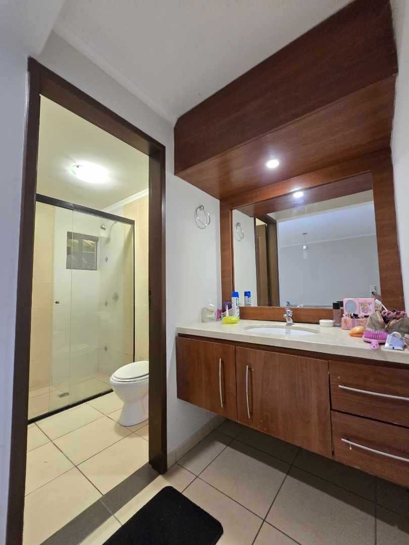 Casa en VentaZONA NORTE Km 8   1 /2 4 dormitorios 4 baños 2 parqueos Foto 21