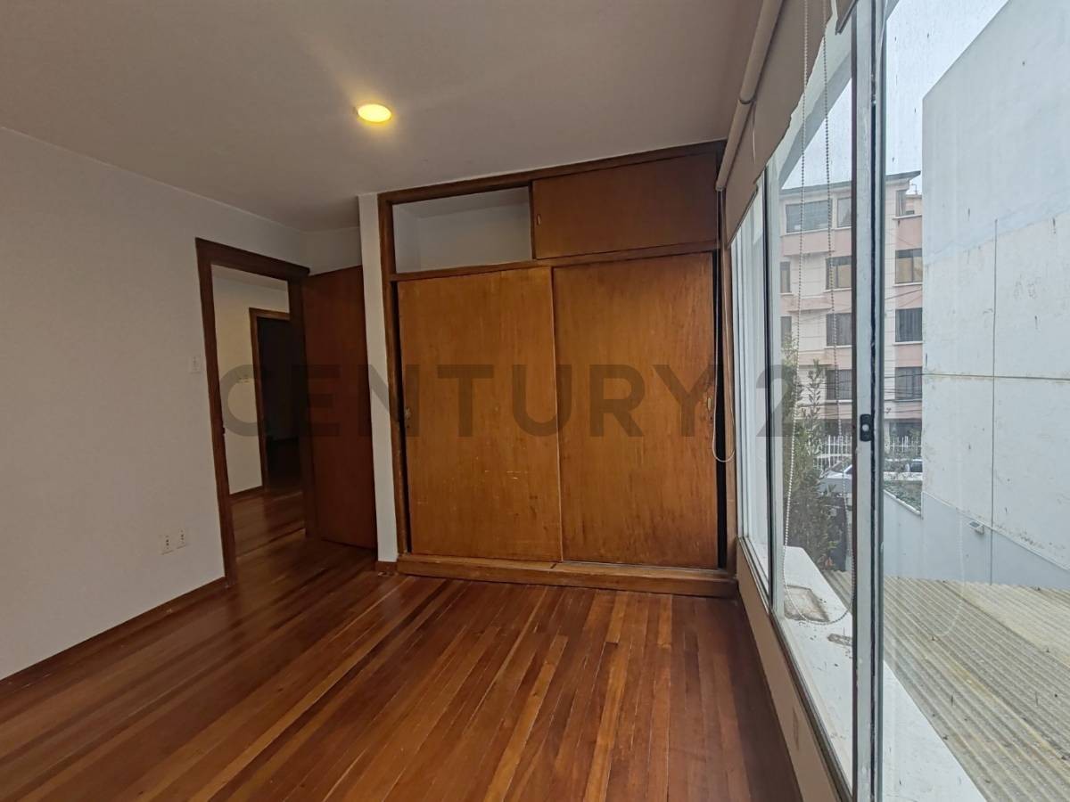 En Alquiler a Bs 11,800 Foto 27