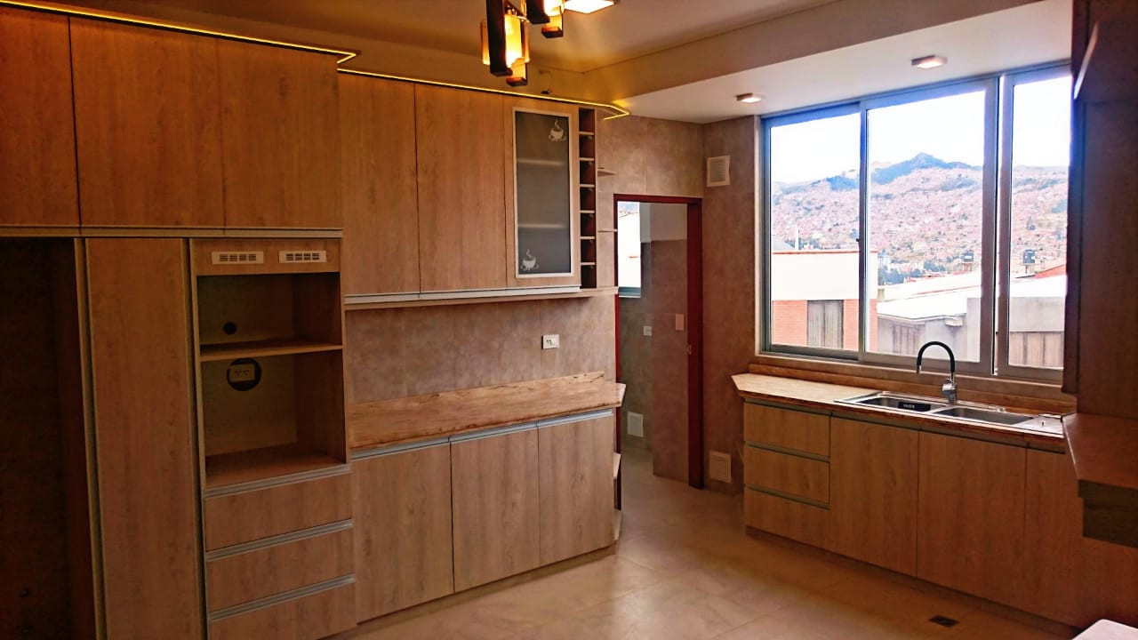 Departamento en Llojeta en La Paz 4 dormitorios 3 baños 1 parqueos Foto 9