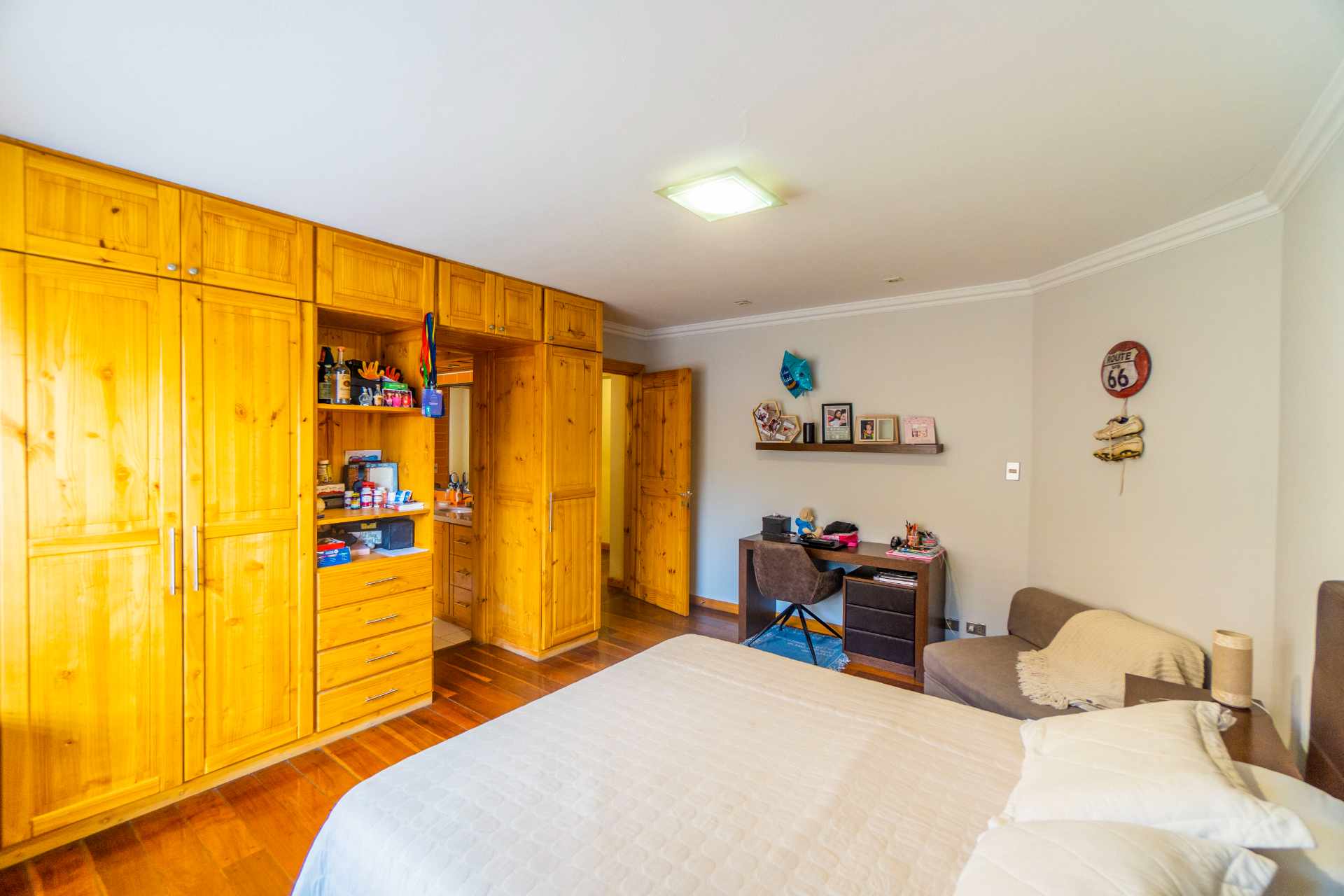 Casa en VentaFABULOSA PROPIEDAD E VENTA ZOBRE CALLE CARACOL ZONA TROJES Foto 23