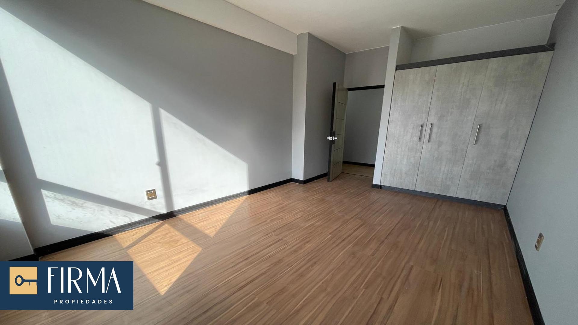 Departamento en AlquilerDEPARTAMENTO EN ALQUILER EN ACHUMANI 3 dormitorios 3 baños  Foto 4