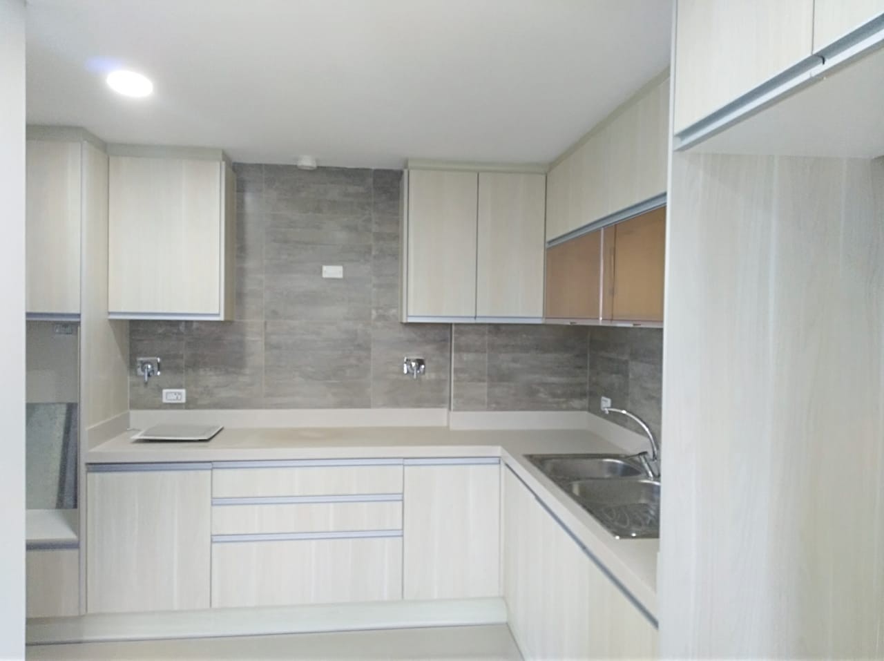 Departamento en Equipetrol en Santa Cruz de la Sierra 3 dormitorios 3 baños 3 parqueos Foto 2