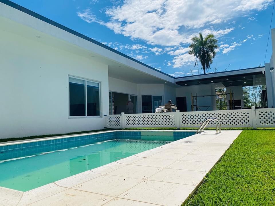 Casa en Urubó en Santa Cruz de la Sierra 3 dormitorios 5 baños 4 parqueos Foto 2