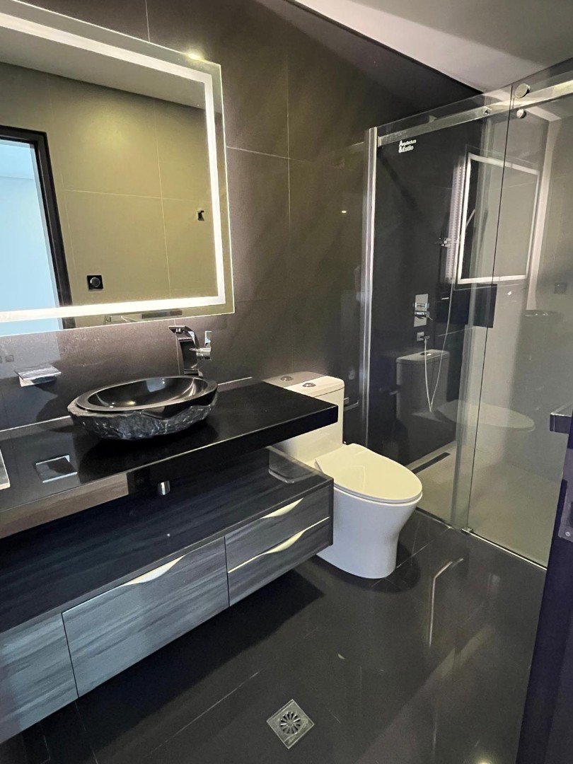 Departamento en AlquilerModerno Depto. en Alquiler
1 Dormitorio, Calacoto 1 dormitorios 1 baños 1 parqueos Foto 5