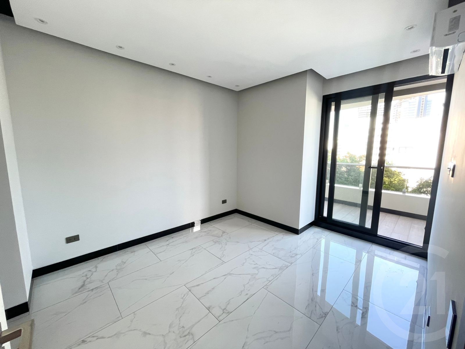 Departamento en Equipetrol en Santa Cruz de la Sierra 2 dormitorios 2 baños 1 parqueos Foto 8