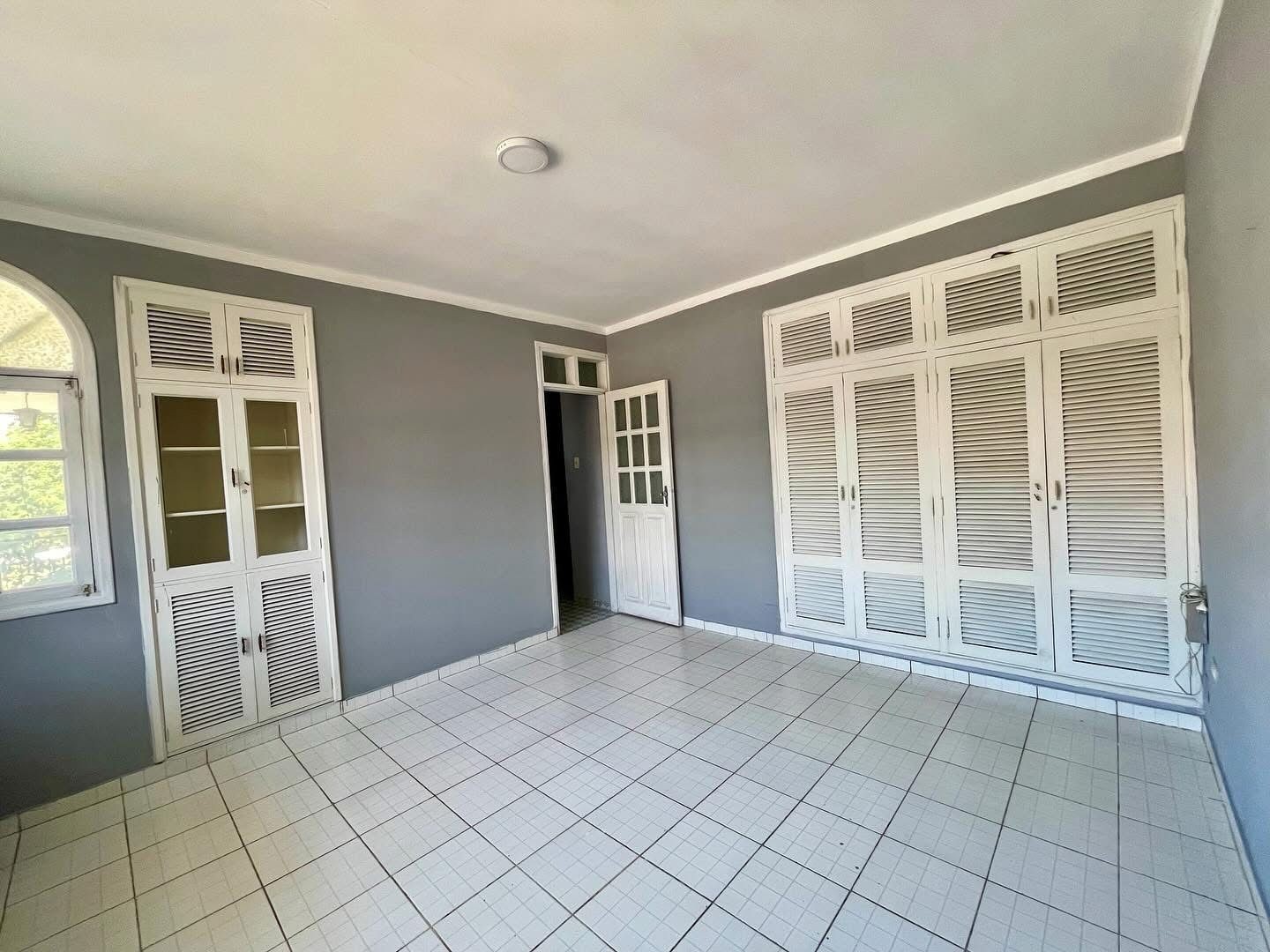 Casa en AlquilerAv. landivar, pasaje ingavi Foto 9